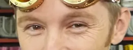 эти глоза напротив